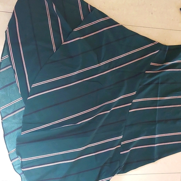 Ladies Dress - Picture 3 of 4